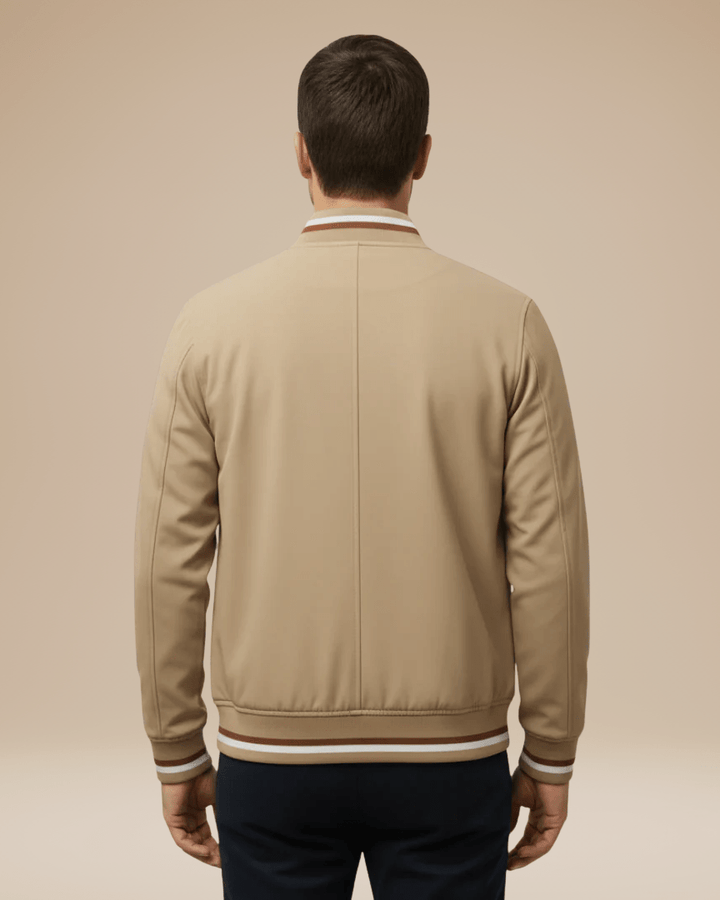Cazadora bomber urbana con ribetes