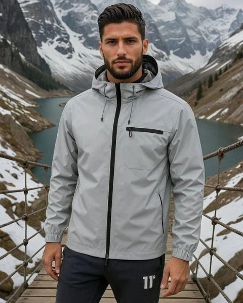 Chaqueta técnica con capucha masculina