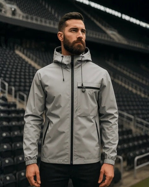 Chaqueta técnica con capucha masculina