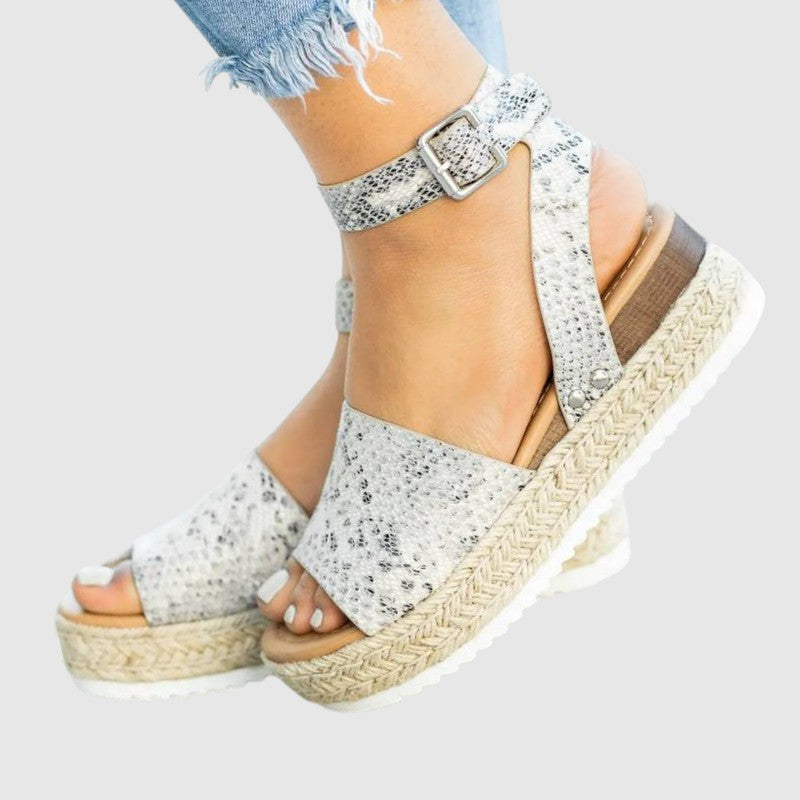 Sandalias de diseño elegante con plataforma alta