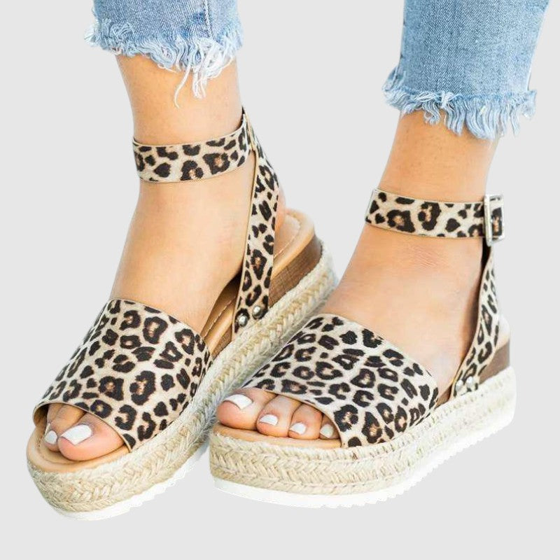 Sandalias de diseño elegante con plataforma alta
