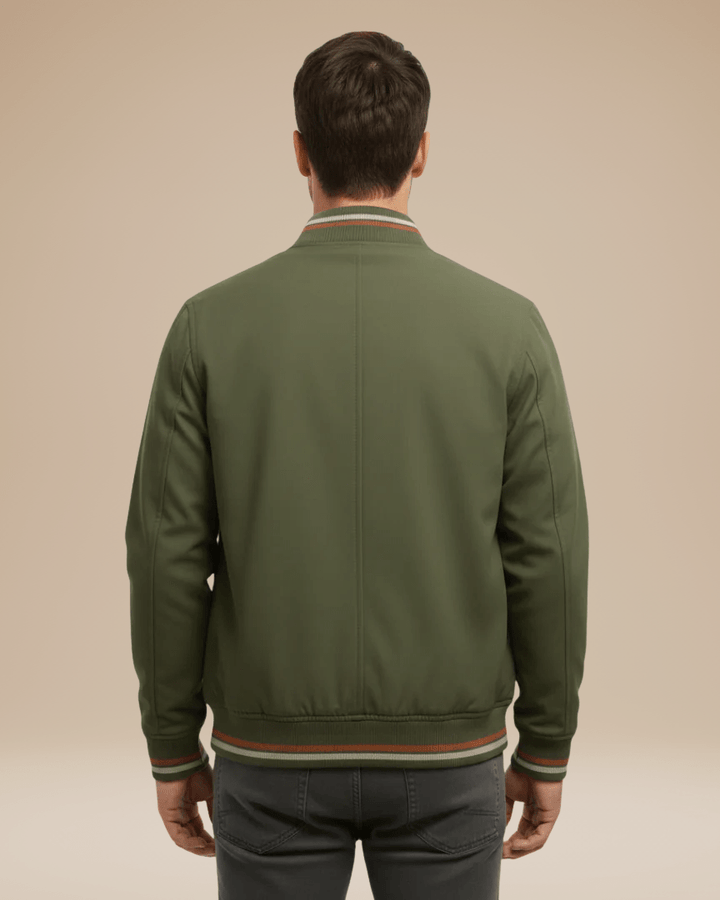 Cazadora bomber urbana con ribetes