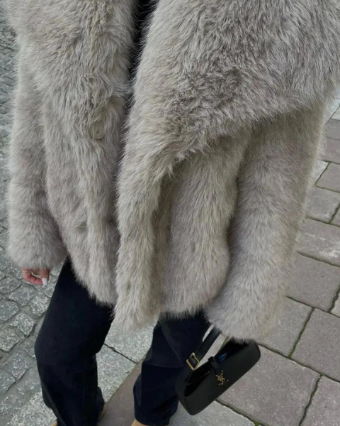 Chaqueta de piel sintética elegante