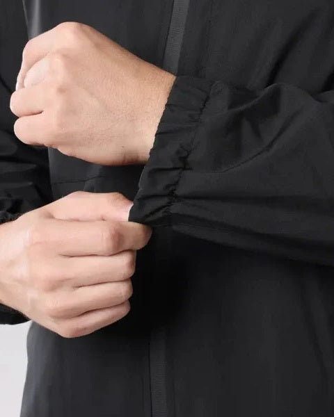 Chaqueta técnica con capucha masculina