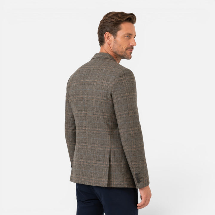 Blazer entallado de cuadros elegante