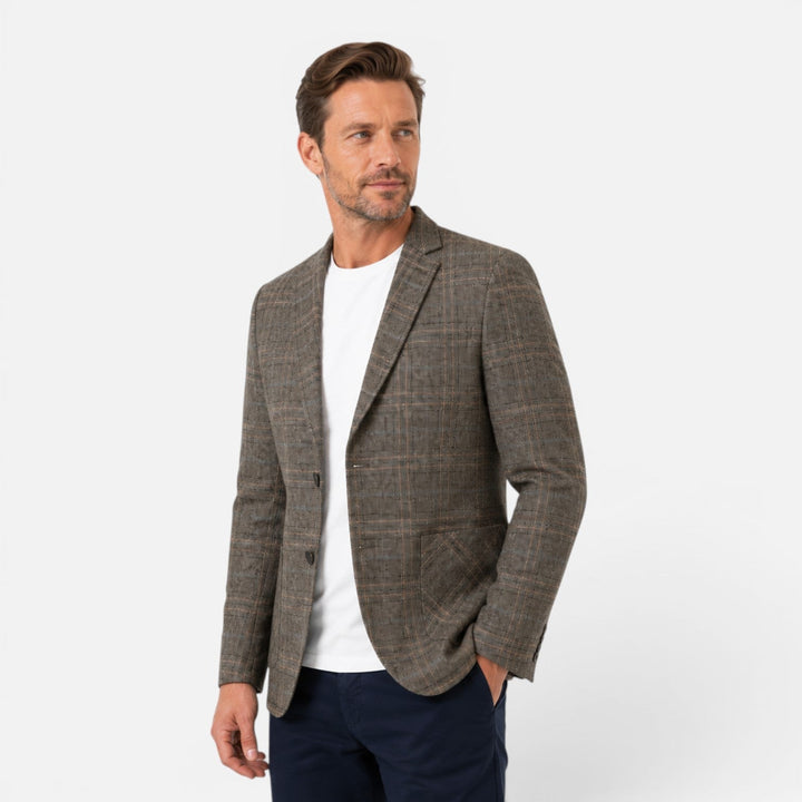 Blazer entallado de cuadros elegante