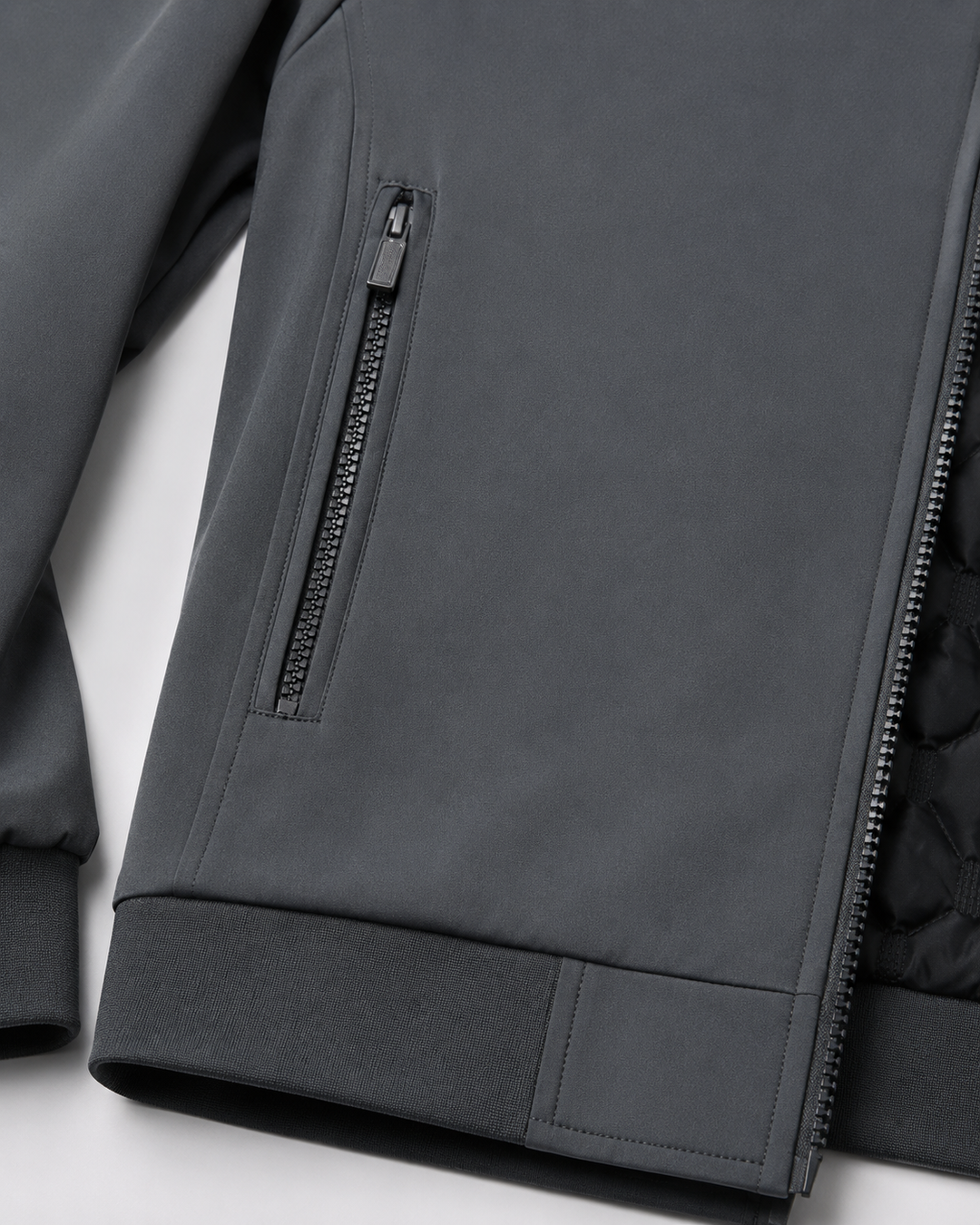 Chaqueta masculina acolchada de cuello alto