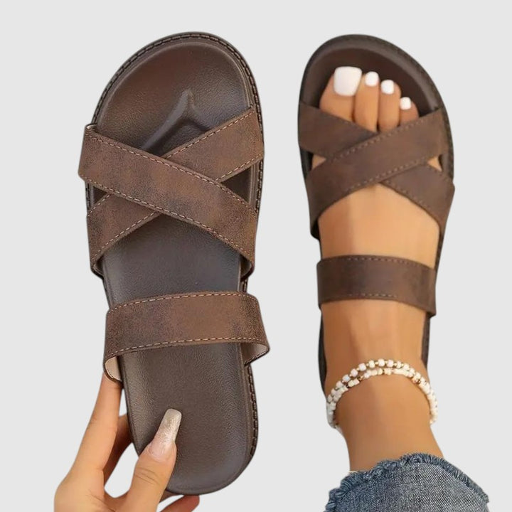 Sandalias elegantes de plataforma con diseño minimalista