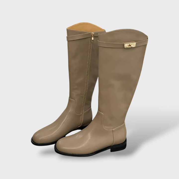 Botas Altas Retro con Cinturón – Tacón Grueso y Efecto Estilizador