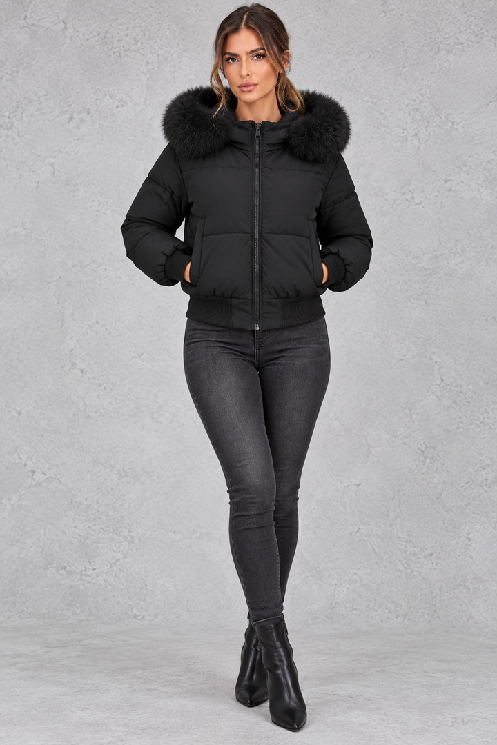 Chaqueta acolchada con cuello de pelo