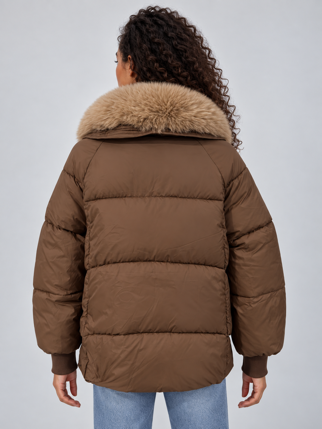 Chaqueta acolchada con cuello sintético