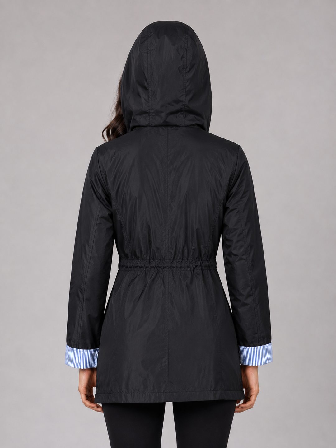 Chaqueta impermeable ligera con capucha