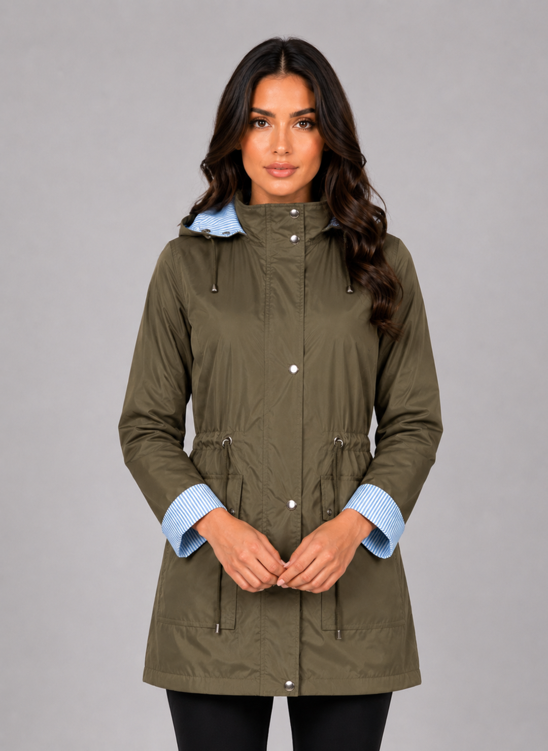Chaqueta impermeable ligera con capucha