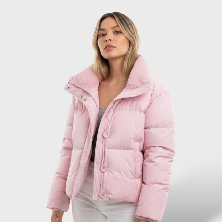 Chaqueta Corta Acolchada con Cuello Alto y Relleno de Plumón