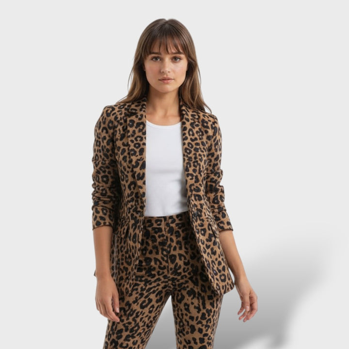 Conjunto elegante de mujer estampado leopardo