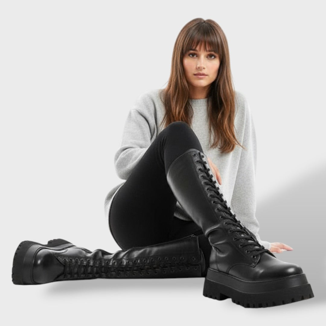 Botas Altas Mujer Negras con Cordones y Suela Track – Camila Sevilla