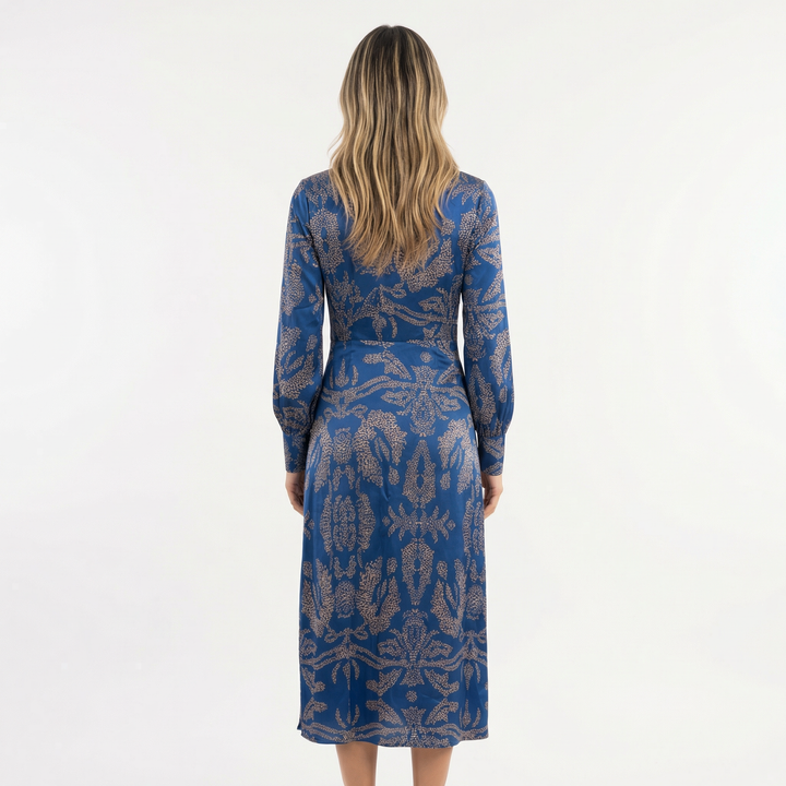 Vestido Elegante de Corte Clásico