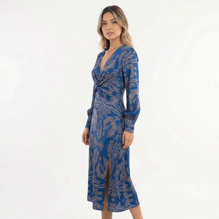 Vestido Elegante de Corte Clásico