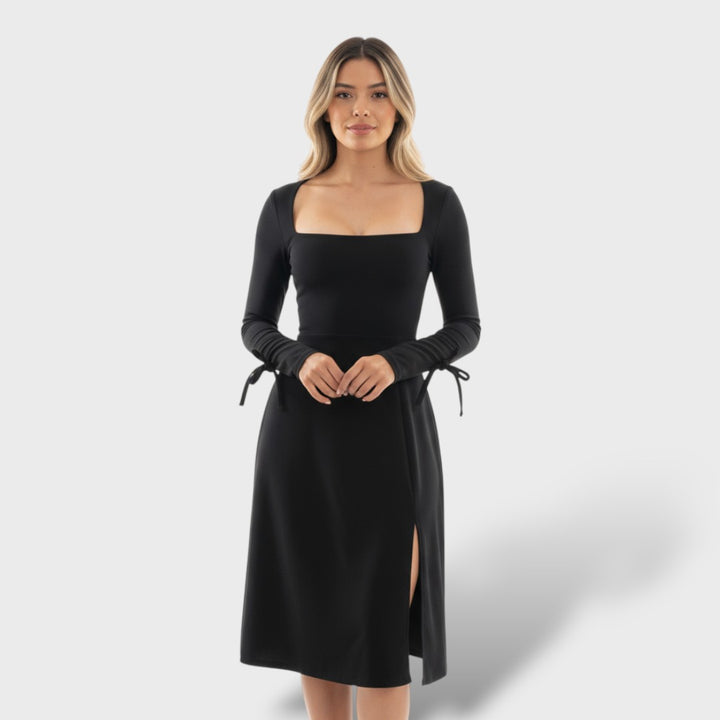 Vestido Corto Elegante con Abertura Lateral