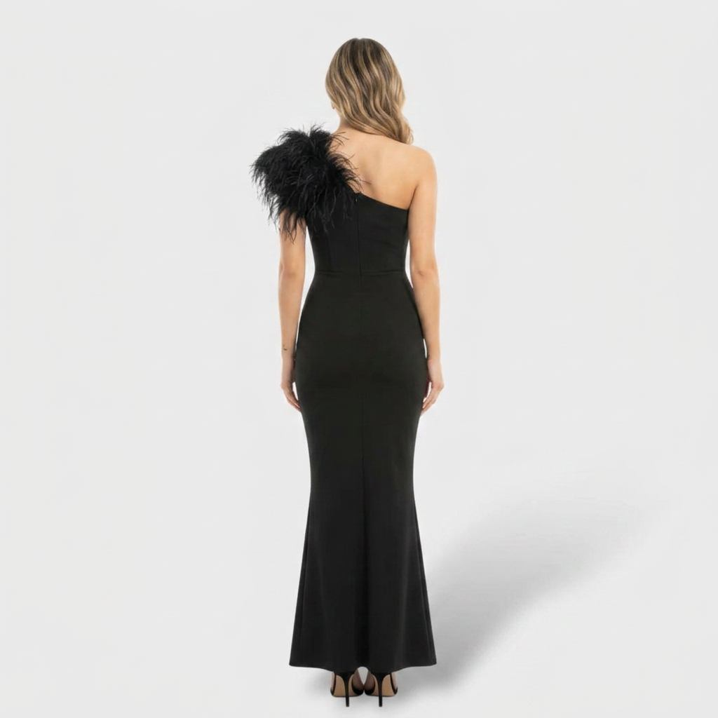 Vestido Maxi con Plumas Elegante