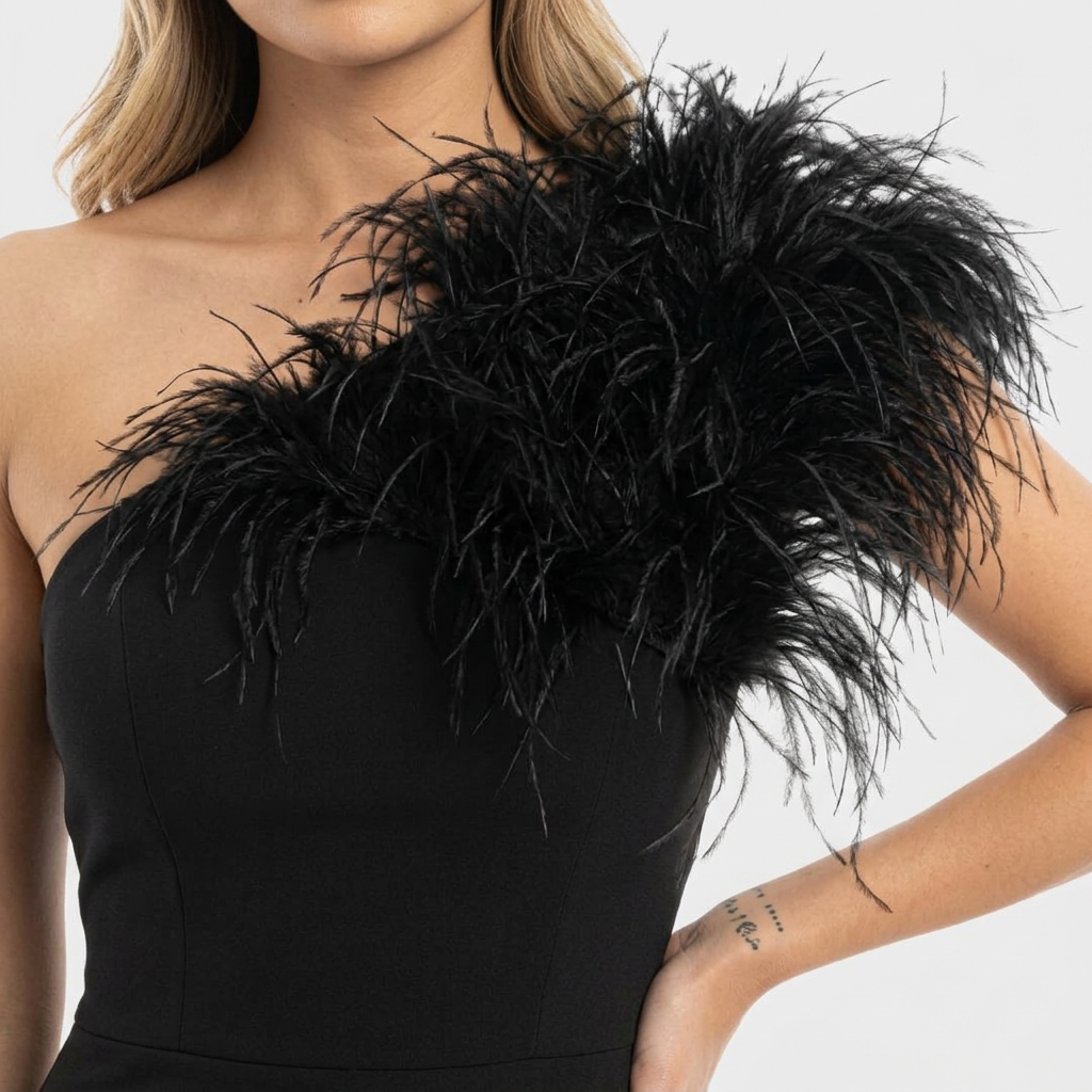 Vestido Maxi con Plumas Elegante