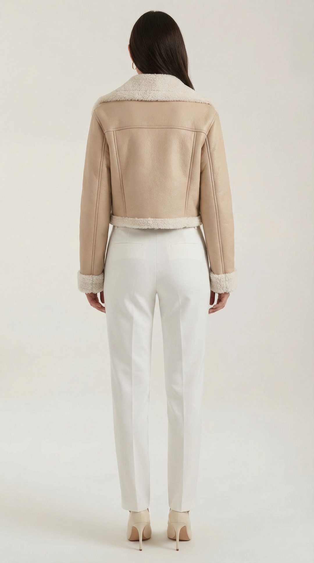 Chaqueta corta efecto piel borreguito