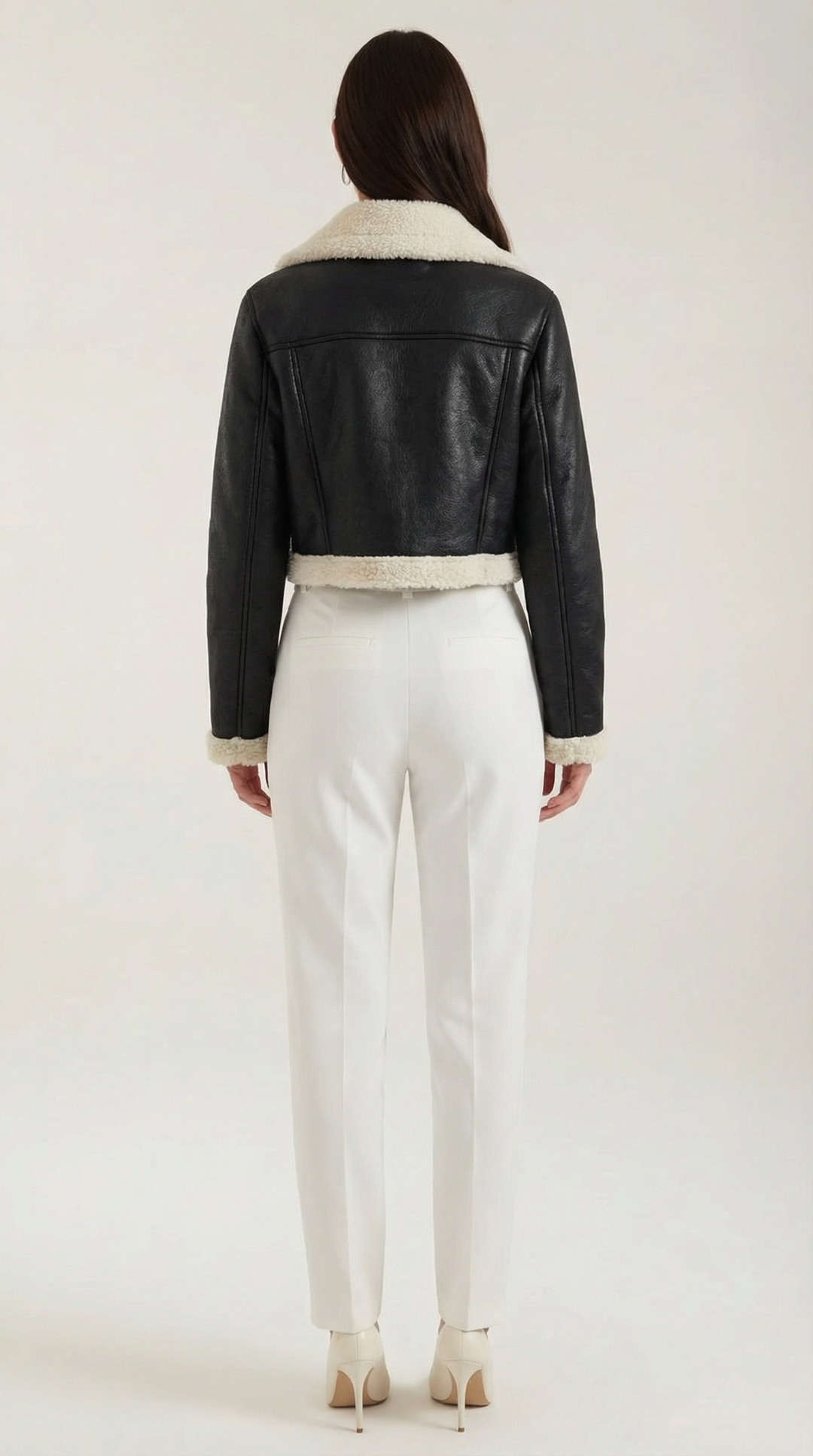 Chaqueta corta efecto piel borreguito