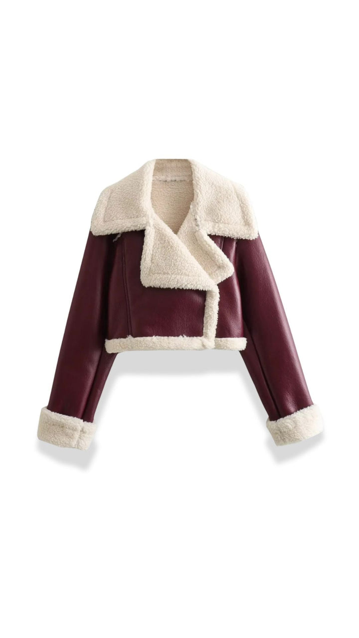 Chaqueta corta efecto piel borreguito