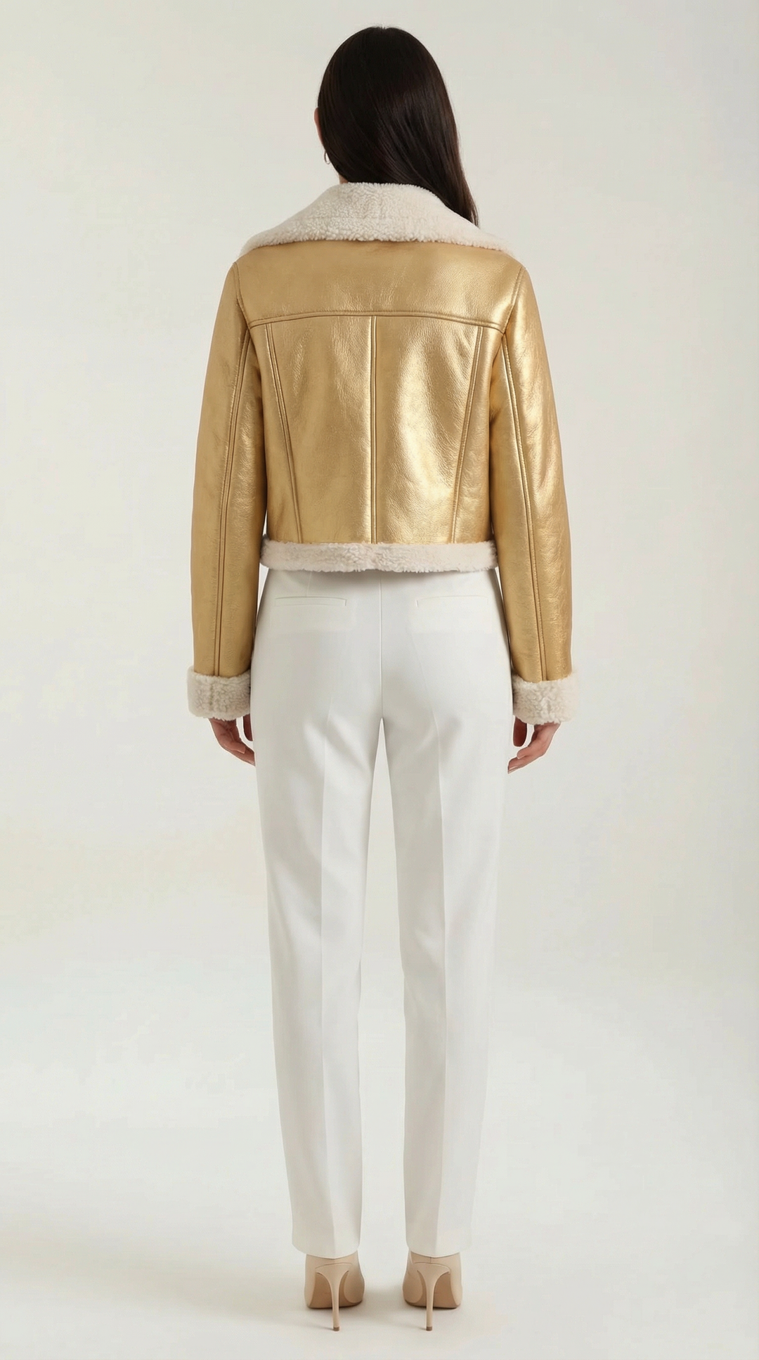 Chaqueta corta efecto piel borreguito