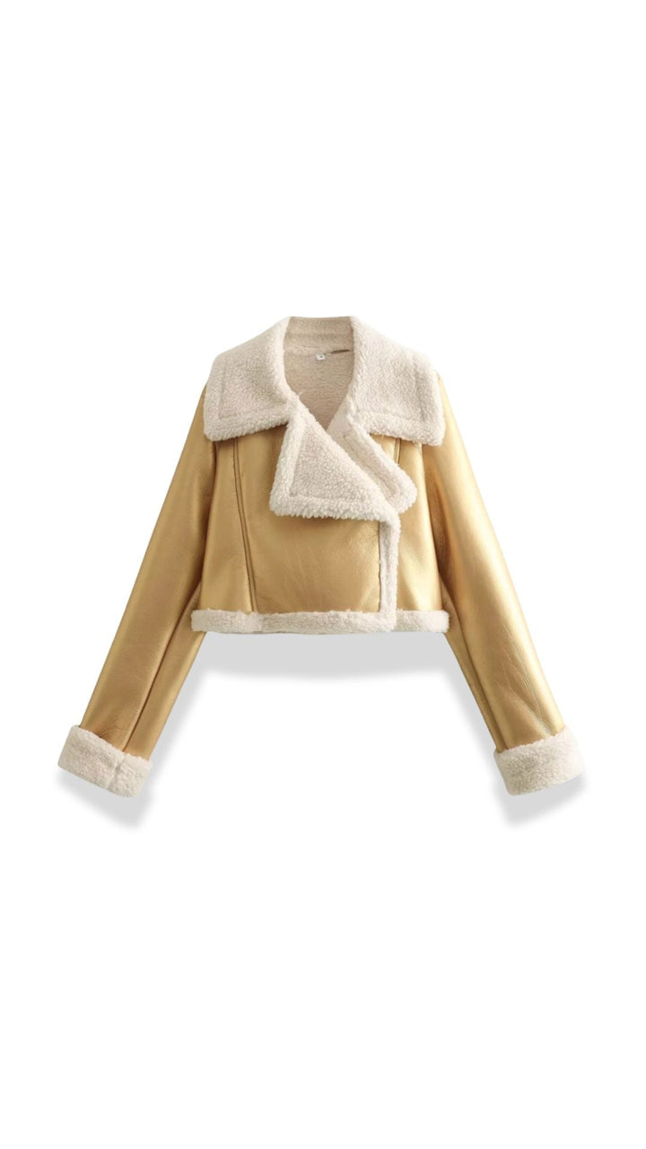 Chaqueta corta efecto piel borreguito
